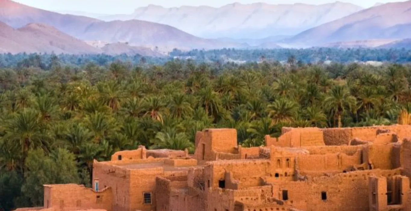 Tamnougalt-sur-la-vallee-de-Draa-600×386
